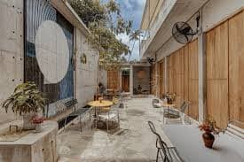 Mond: The Coastal Studio