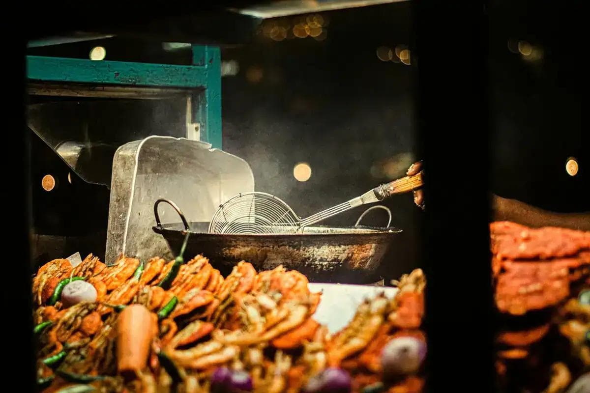 Sri Lanka’s Local Flavors: The Ultimate Street Food Guide